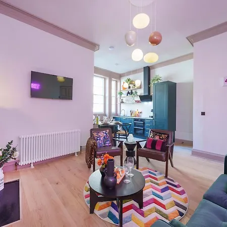 The Half Angel - 1 Bedroom In By Mint *